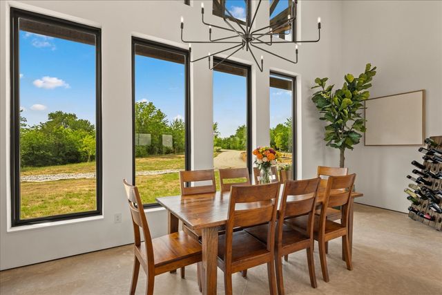 645 County Road 4021, Savoy, TX 75479