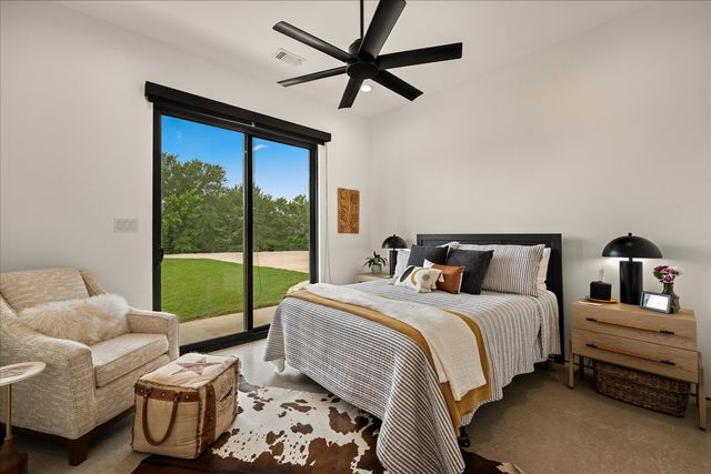 645 County Road 4021, Savoy, TX 75479