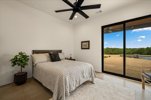 645 County Road 4021, Savoy, TX 75479