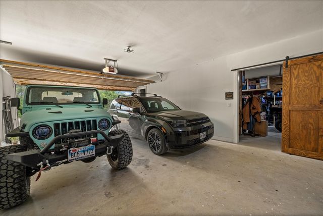 645 County Road 4021, Savoy, TX 75479