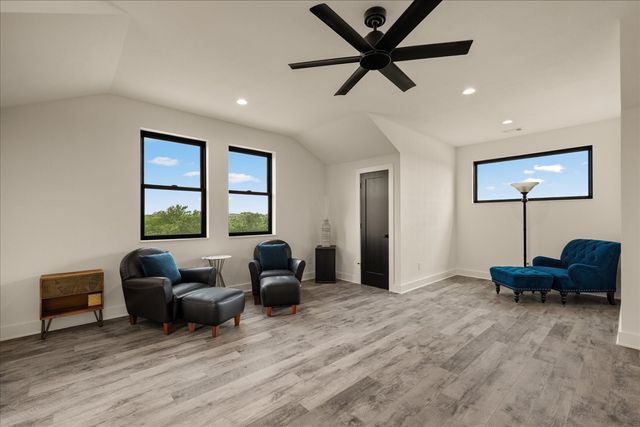 645 County Road 4021, Savoy, TX 75479