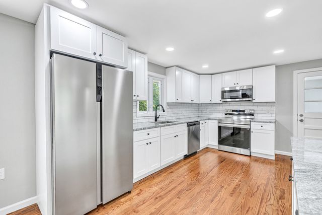 63 Country Way, North Haven, CT 06473