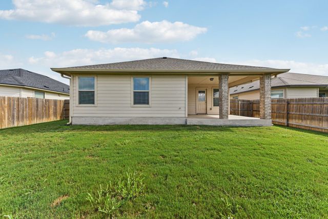 133 Nathaniel DR, Taylor, TX 76574