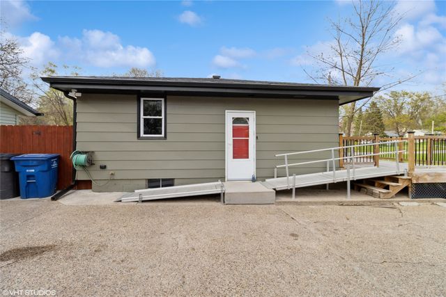 7340 Southview Drive, Des Moines, IA 50315