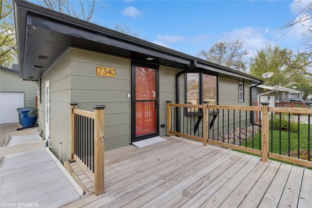 7340 Southview Drive, Des Moines, IA 50315