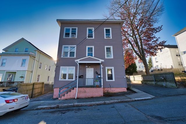 20 Lafrance Ct, New Bedford, MA 02740