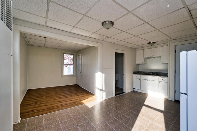 20 Lafrance Ct, New Bedford, MA 02740