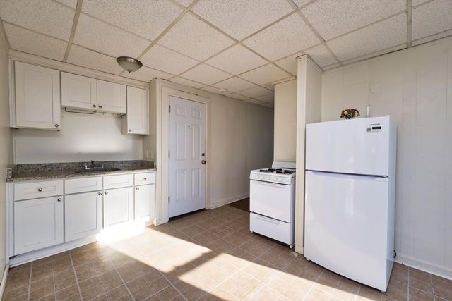 20 Lafrance Ct, New Bedford, MA 02740