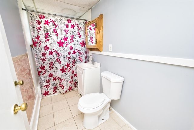 20 Lafrance Ct, New Bedford, MA 02740