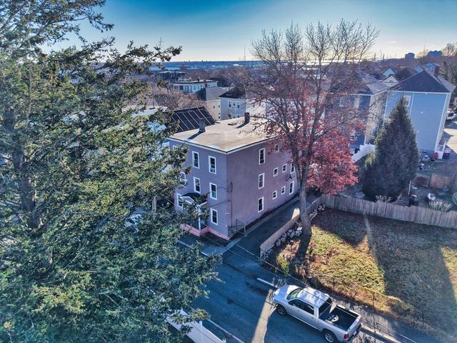 20 Lafrance Ct, New Bedford, MA 02740