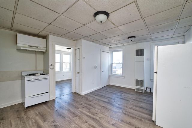 20 Lafrance Ct, New Bedford, MA 02740