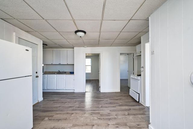 20 Lafrance Ct, New Bedford, MA 02740