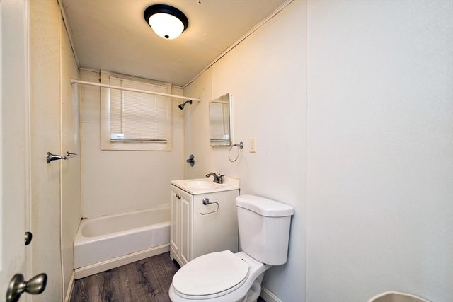 20 Lafrance Ct, New Bedford, MA 02740