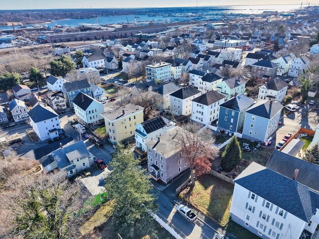 20 Lafrance Ct, New Bedford, MA 02740