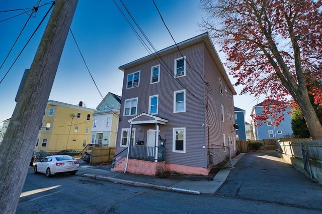 20 Lafrance Ct, New Bedford, MA 02740