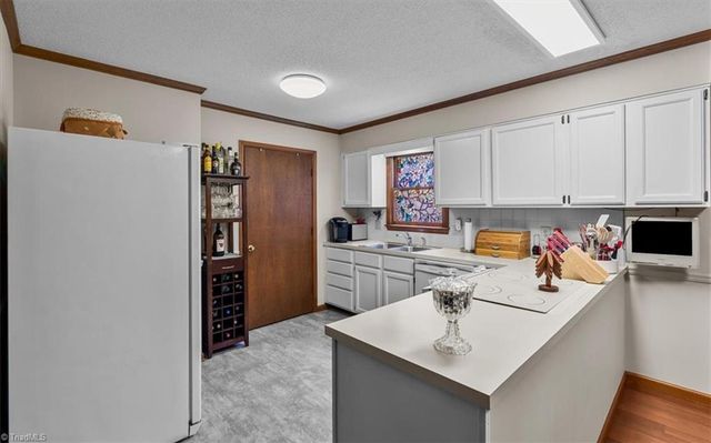 5021 Mereworth Court, Winston-salem, NC 27104