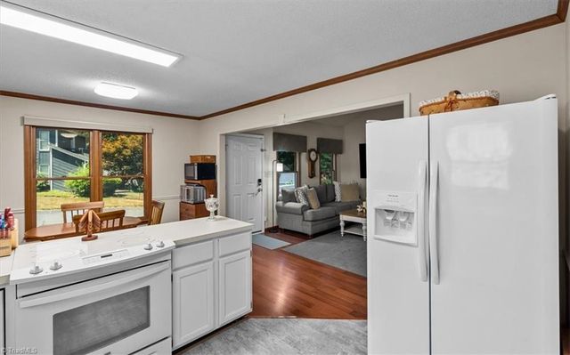 5021 Mereworth Court, Winston-salem, NC 27104