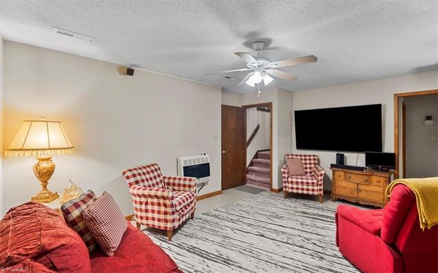 5021 Mereworth Court, Winston-salem, NC 27104
