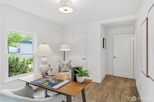 1512 6th Avenue W, Seattle, WA 98119