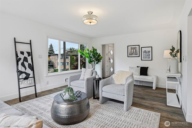 1512 6th Avenue W, Seattle, WA 98119