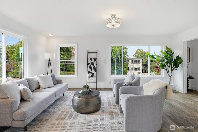 1512 6th Avenue W, Seattle, WA 98119