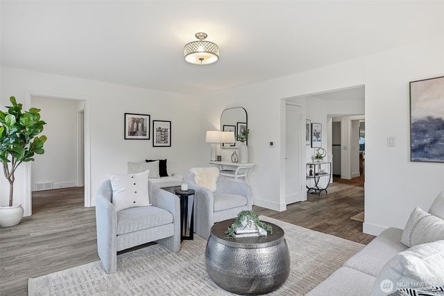 1512 6th Avenue W, Seattle, WA 98119