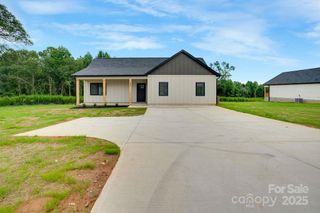 665 S Grove Street, Lincolnton, NC 28092