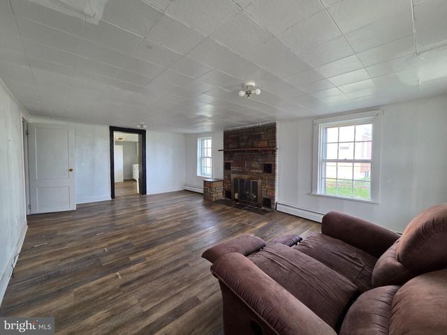 424 E MOLER AVE, Martinsburg, WV 25404