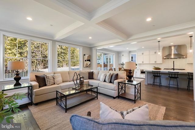 7042 WILLIAMSBURG BLVD, Arlington, VA 22213