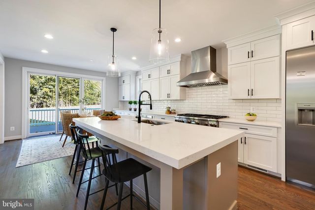 7042 WILLIAMSBURG BLVD, Arlington, VA 22213
