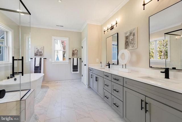 7042 WILLIAMSBURG BLVD, Arlington, VA 22213