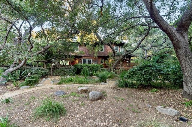 354 N Canon Avenue, Sierra Madre, CA 91024
