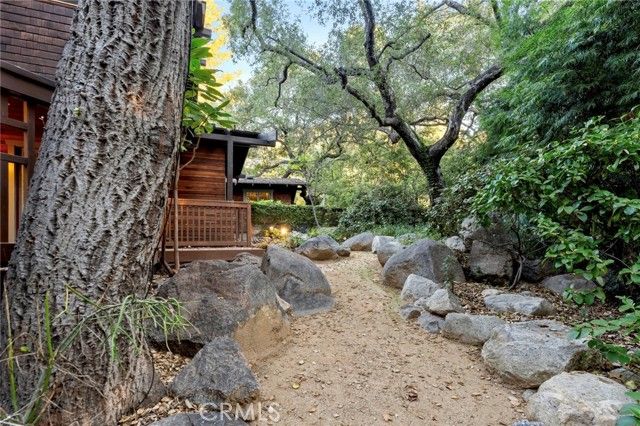 354 N Canon Avenue, Sierra Madre, CA 91024