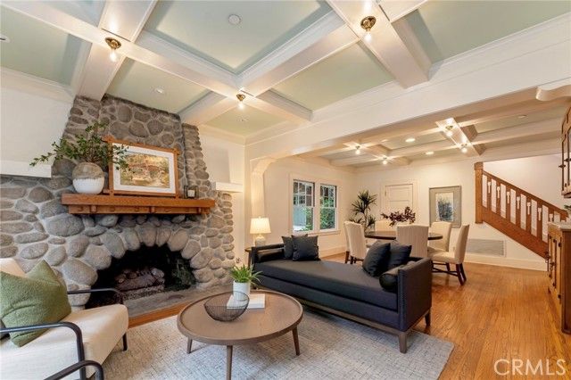 354 N Canon Avenue, Sierra Madre, CA 91024