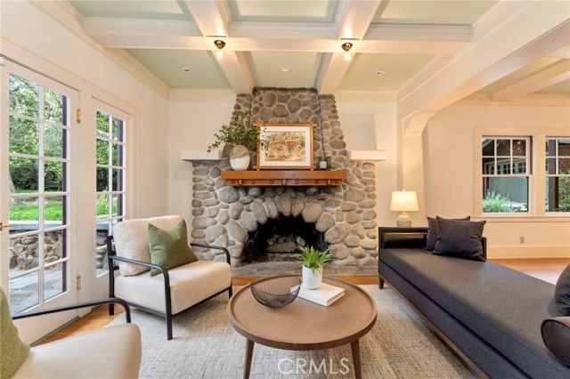 354 N Canon Avenue, Sierra Madre, CA 91024