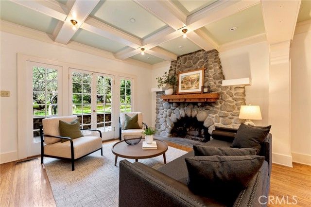 354 N Canon Avenue, Sierra Madre, CA 91024