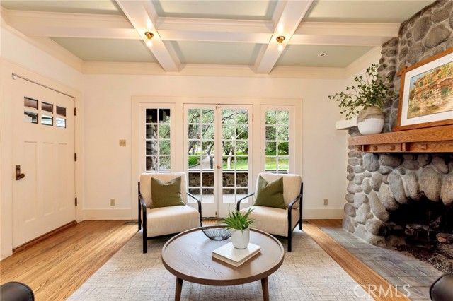 354 N Canon Avenue, Sierra Madre, CA 91024