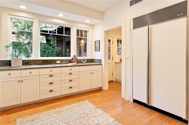 354 N Canon Avenue, Sierra Madre, CA 91024