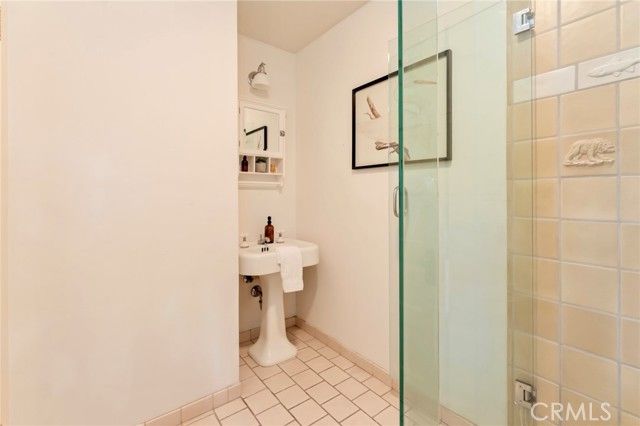 354 N Canon Avenue, Sierra Madre, CA 91024