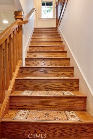 354 N Canon Avenue, Sierra Madre, CA 91024