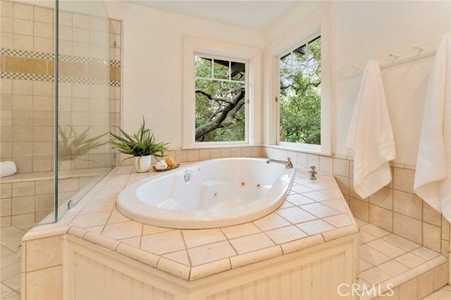 354 N Canon Avenue, Sierra Madre, CA 91024