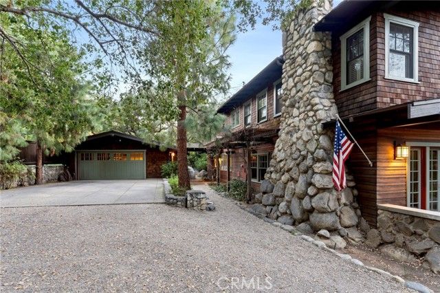354 N Canon Avenue, Sierra Madre, CA 91024