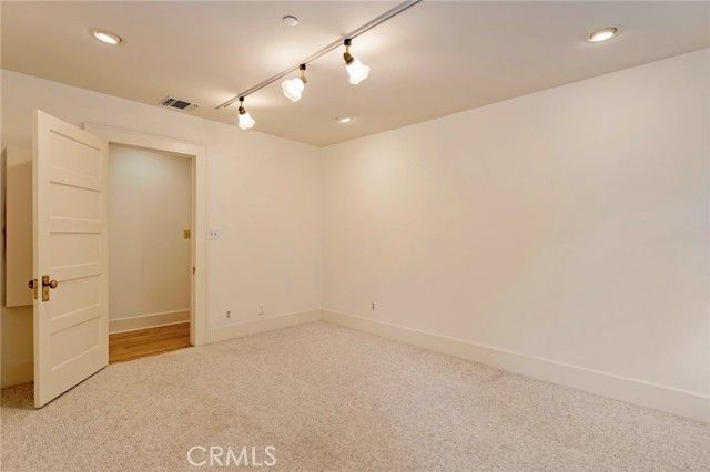 354 N Canon Avenue, Sierra Madre, CA 91024