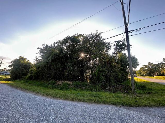 TOPEKA LANE, North Port, FL 34291