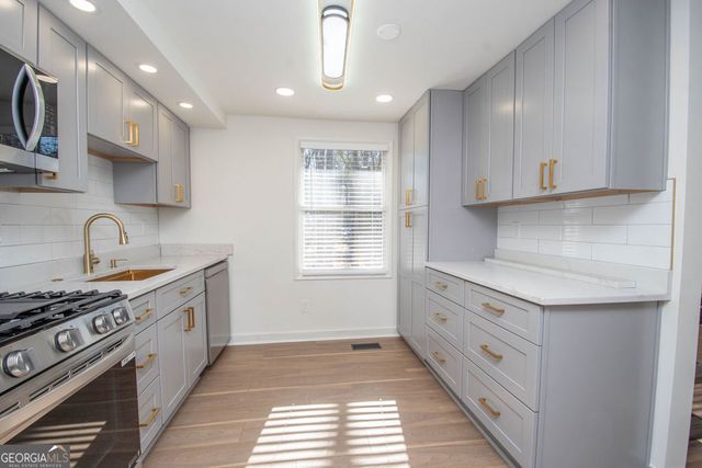 302 Glenview Drive, Peachtree City, GA 30269