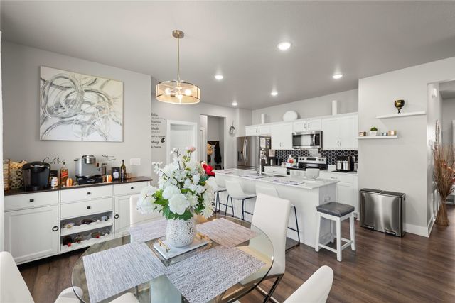 705 SE Booth Avenue, Waukee, IA 50263