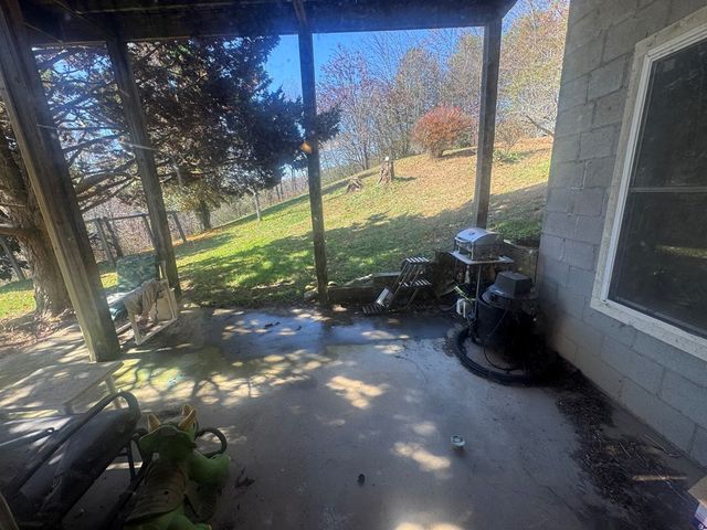 33 Teaks Drive, Hayesville, NC 28904