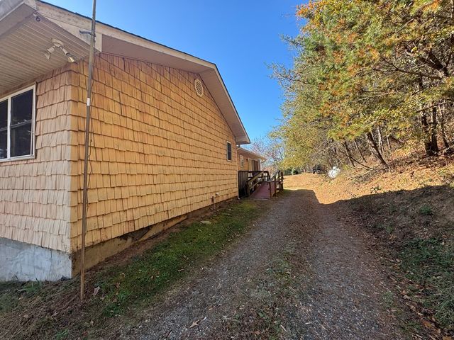 33 Teaks Drive, Hayesville, NC 28904