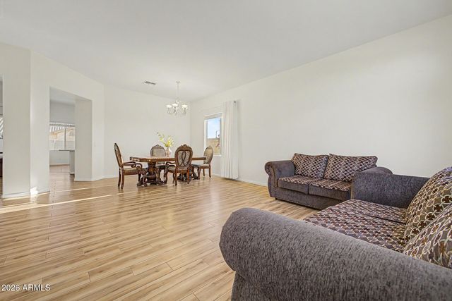 8663 W YUKON Drive, Peoria, AZ 85382