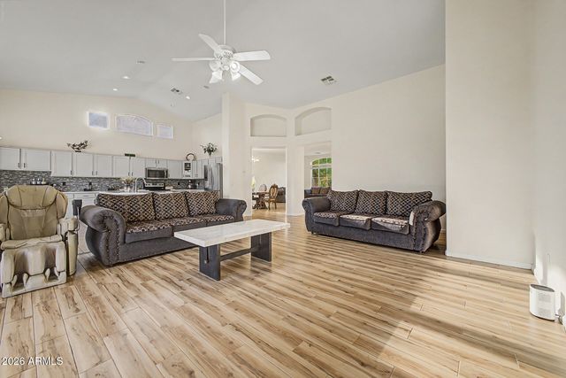 8663 W YUKON Drive, Peoria, AZ 85382